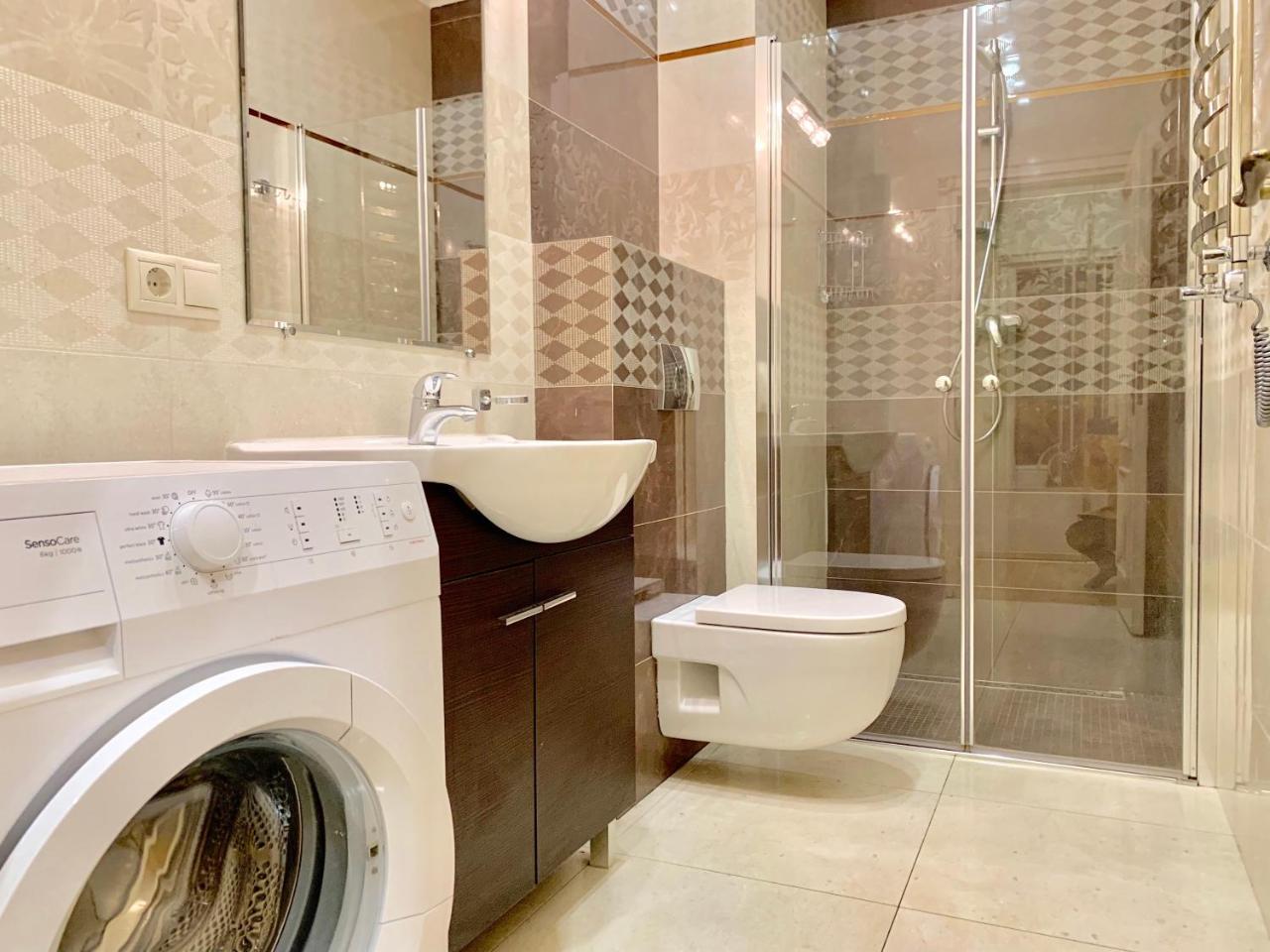 Two-bedroom on Lesi Ukrainky Lwów Zewnętrze zdjęcie