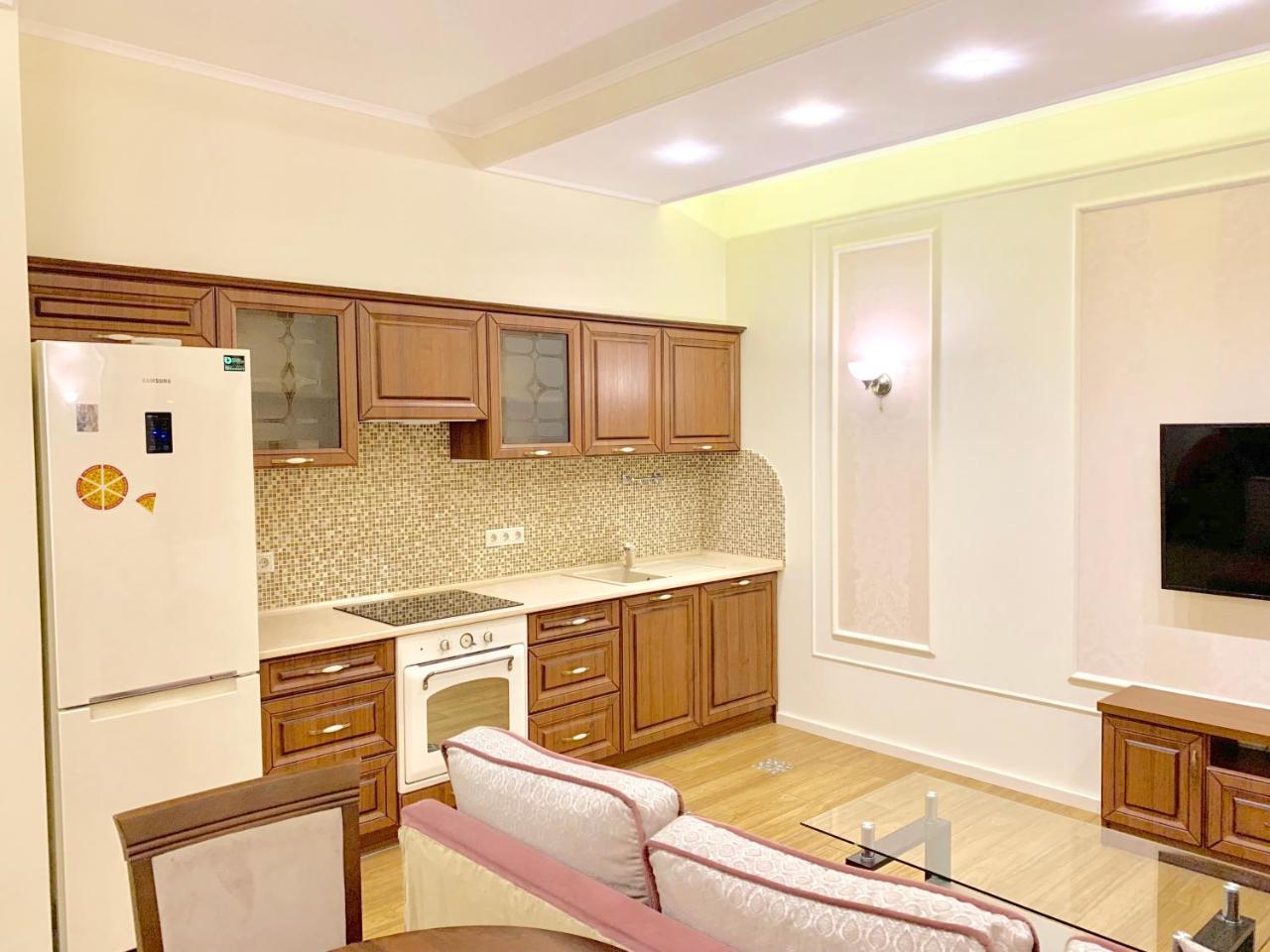 Two-bedroom on Lesi Ukrainky Lwów Zewnętrze zdjęcie