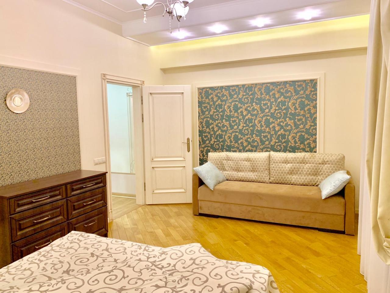 Two-bedroom on Lesi Ukrainky Lwów Zewnętrze zdjęcie
