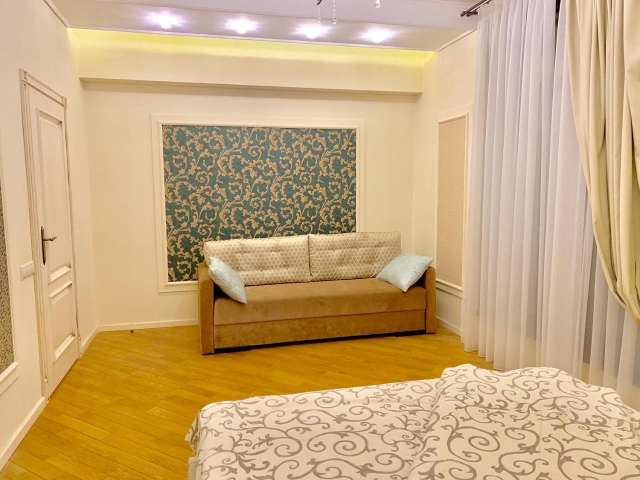 Two-bedroom on Lesi Ukrainky Lwów Zewnętrze zdjęcie